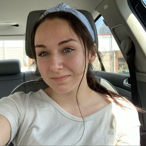 Meet your Posher, Lauren